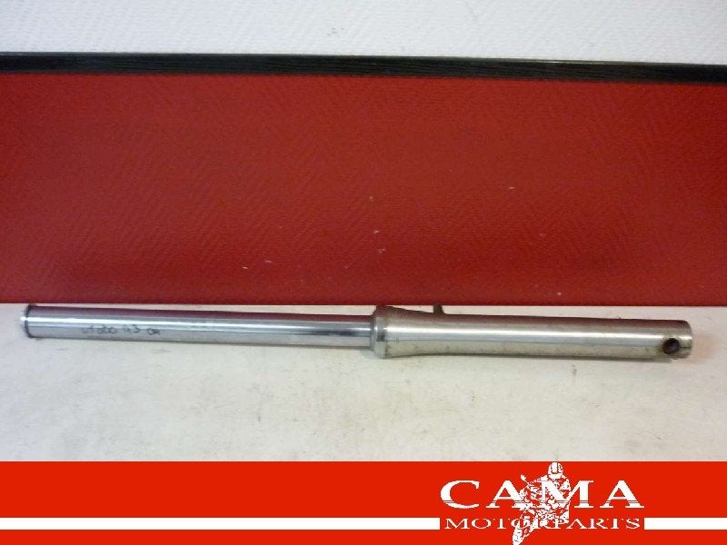 TUBE DE FOURCHE AVANT DROIT Suzuki, Dhr. S. di Majo, Utilisé, Info@cama-motorparts.nl, P.J. Troelstraweg 8 8
3144 CX  MAASSLUIS, NL