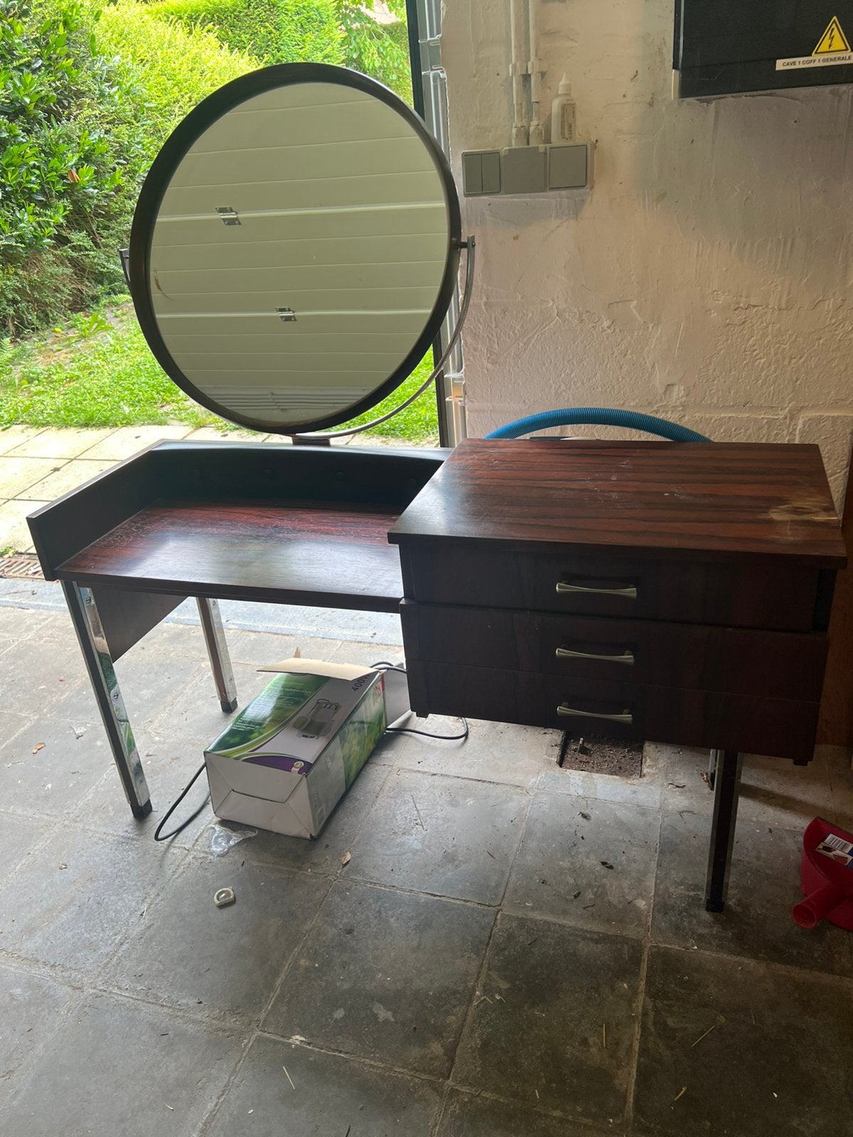Gratuit, Maison & Meubles, Tables | Coiffeuses, Enlèvement, Comme neuf