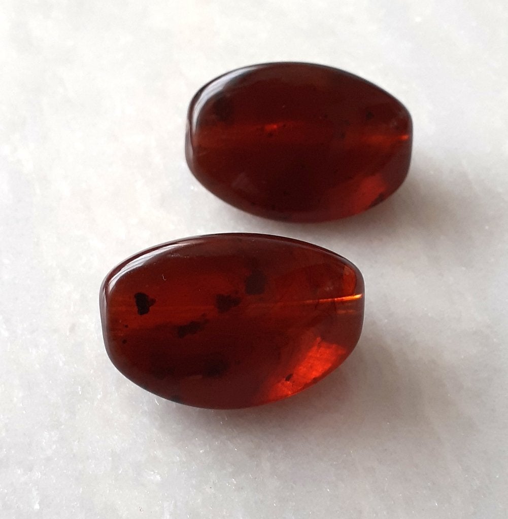 lot kralen 2 grote bruine amber, Ophalen of Verzenden, Nieuw, Kraal