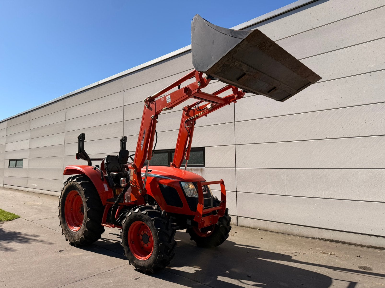 Tracteur Kioti de 2023 avec 98H + chargeur frontal et godet, Articles professionnels, Enlèvement ou Envoi