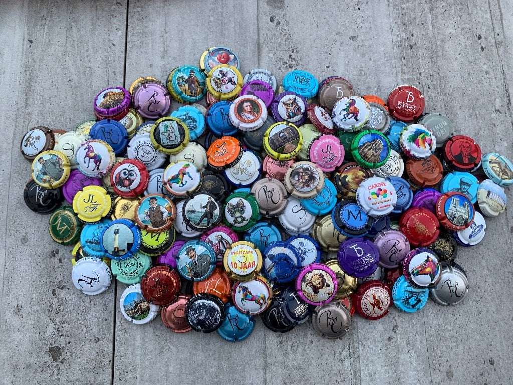 Lot 2 : ca 200 champagne capsules, Enlèvement ou Envoi