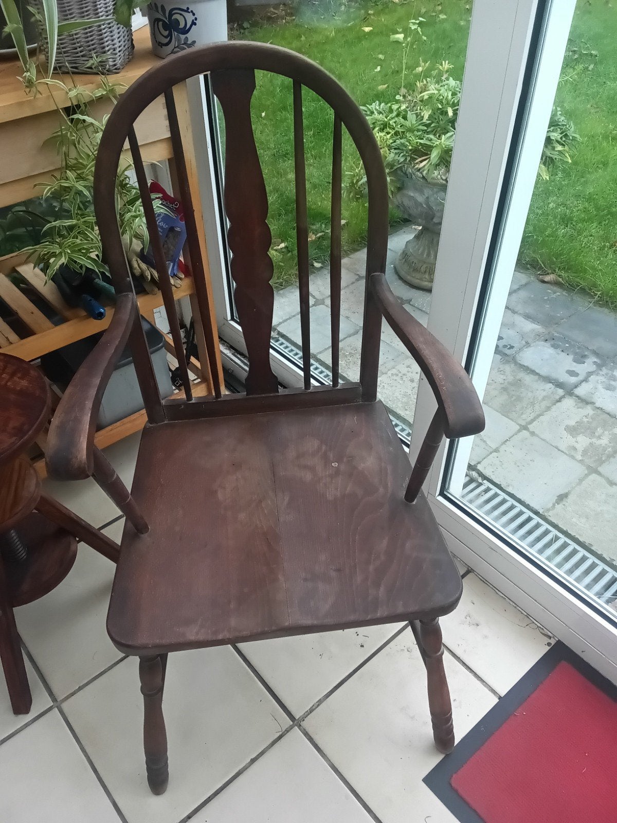 chaises colonial, Enlèvement