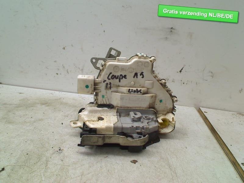 PORTIERSLOT LINKS Audi TT (8J3) (8J1837015C), Info@audi.de, Links, Audi, Audi AG