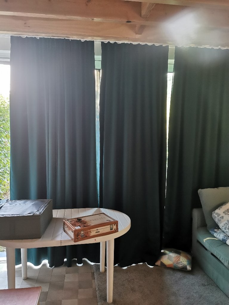 IKEA MAJGULL – 100% verduisterende gordijnen – donkergroen, Huis en Inrichting, Ophalen, 300 cm, Verduisterend, Gordijn
