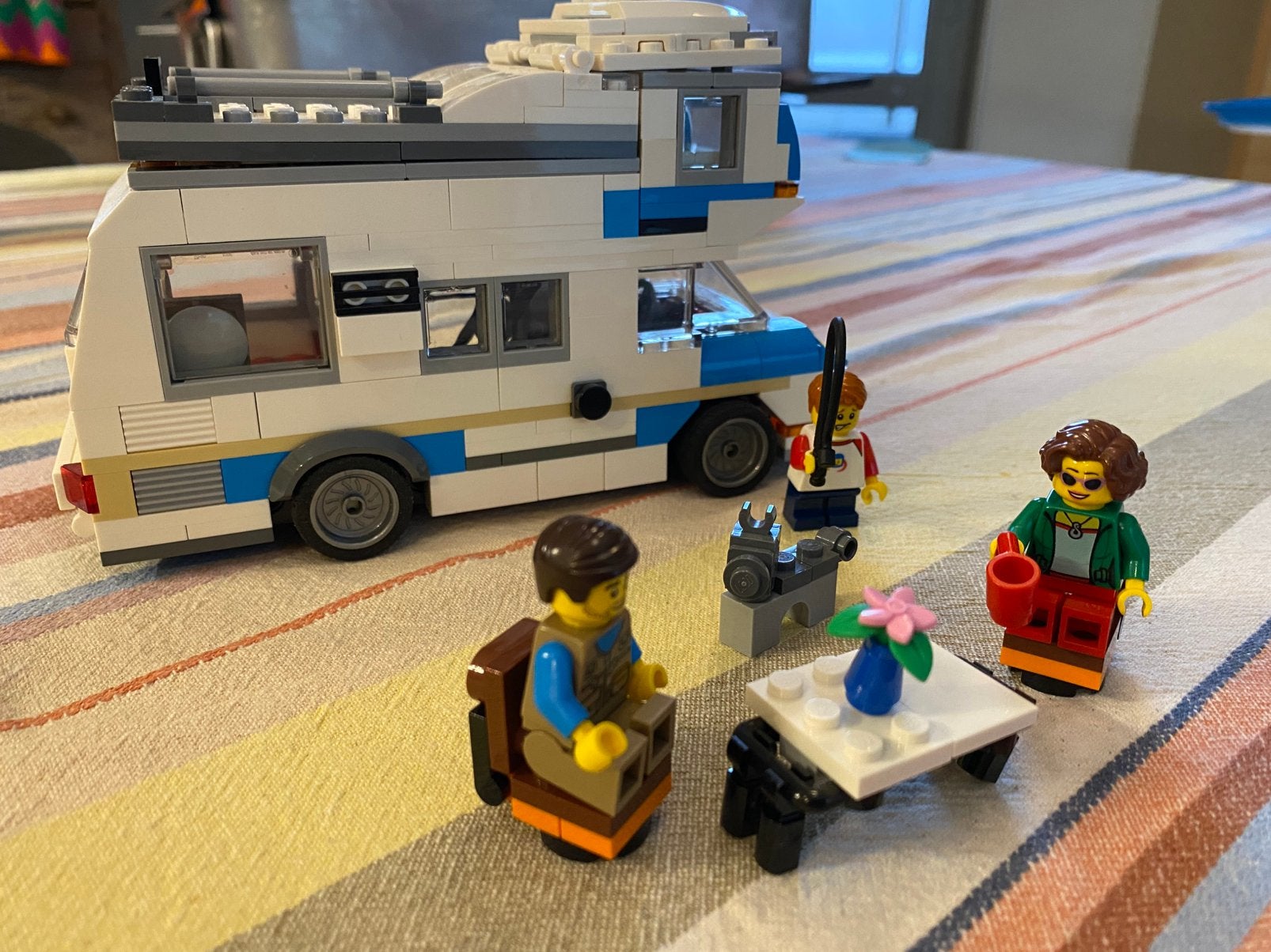 Lego creator 31108: familievakantie met caravan, Kinderen en Baby's, Speelgoed | Duplo en Lego, Ophalen, Lego, Zo goed als nieuw