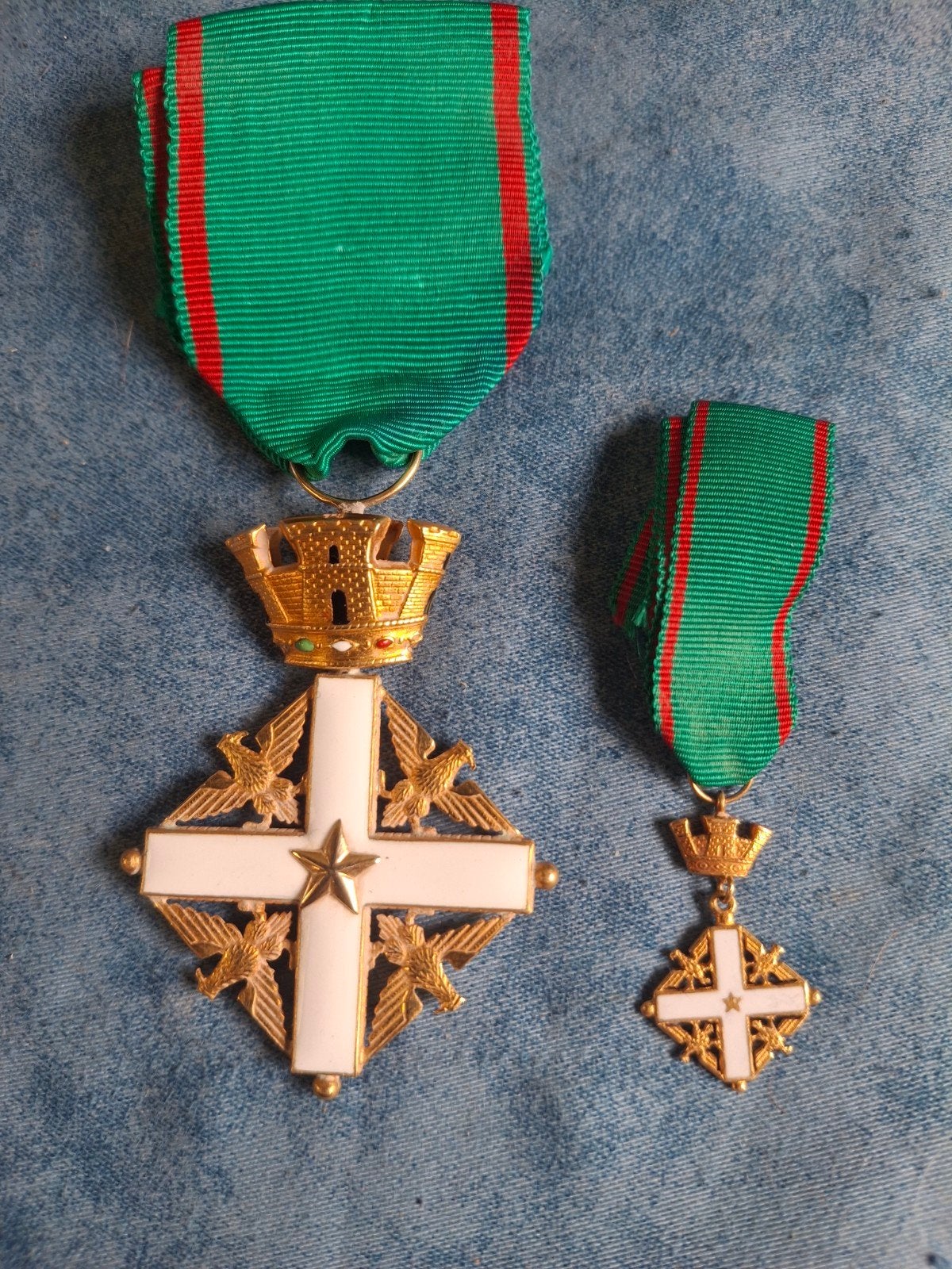 Médaille en or 18 carats, Collections, Objets militaires | Général, Envoi