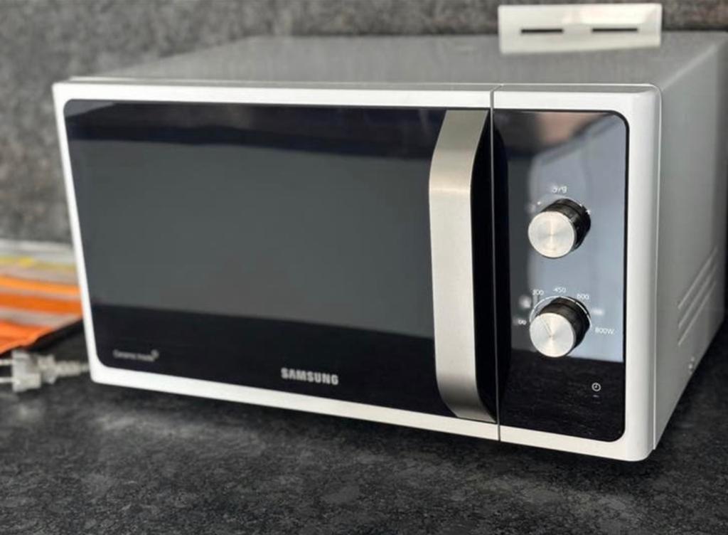 Keramische magnetron, binnenkeuken, caravan, studentenpakket, Elektronische apparatuur, Microgolfovens, Ophalen of Verzenden, Zo goed als nieuw
