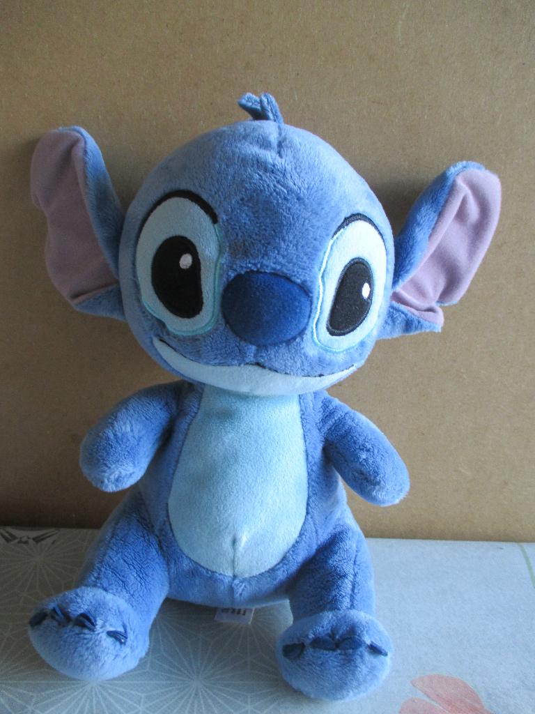 knuffel stitch, Kinderen en Baby's, Speelgoed | Knuffels en Pluche, Disney, Disney, Overige typen, Blauw