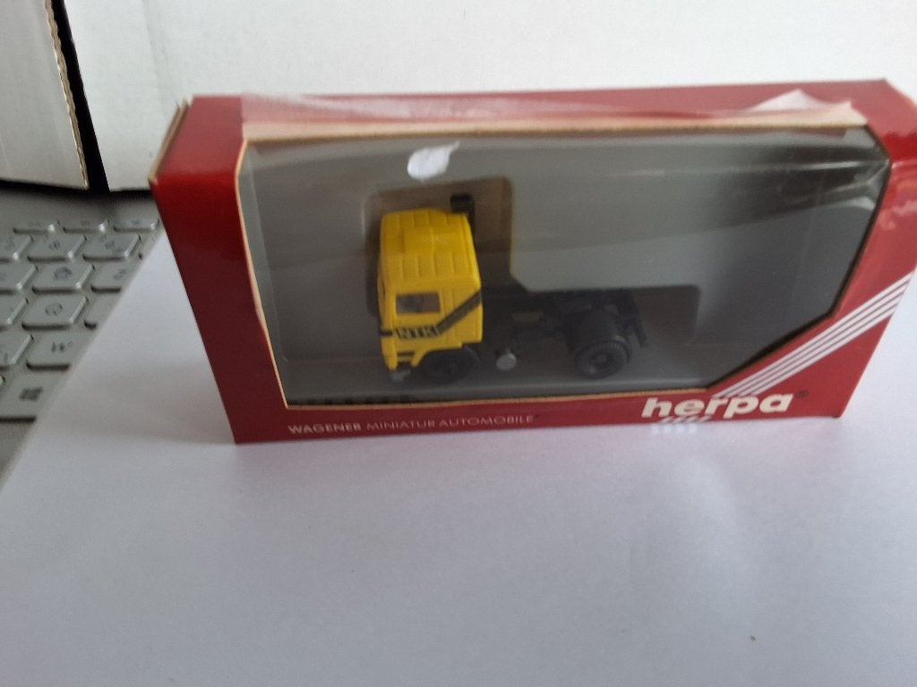 camion HO 1:87 Herpa, Hobby & Loisirs créatifs, Enlèvement ou Envoi, Comme neuf, Bus ou Camion, Herpa