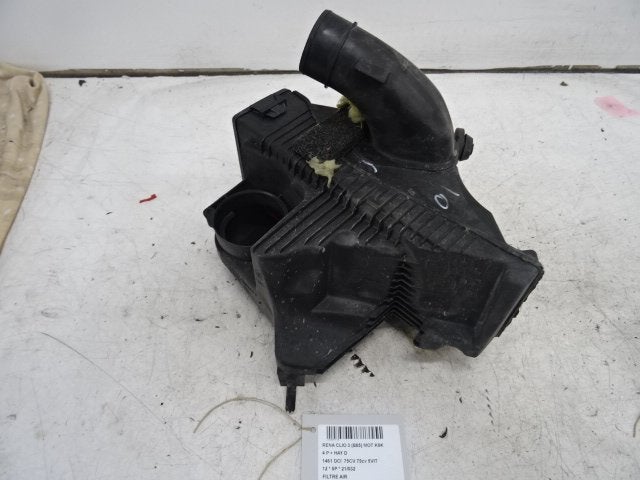 FILTRE À AIR Renault Clio III (BR / CR) (01-2005/12-2014), Renault, Utilisé, Peter-Huppertz-Straße 5
51063  Köln, DE, Dialog.deutschland@renault.de