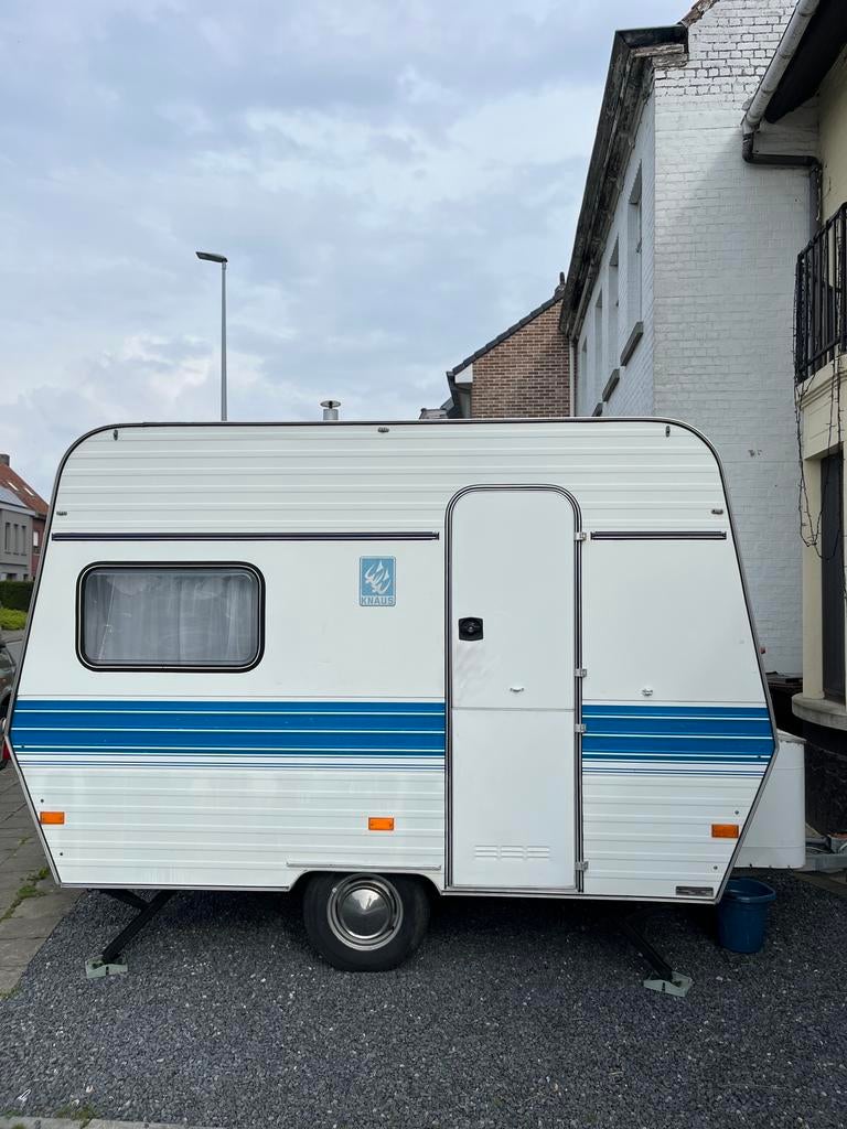 Gerenoveerde caravan mtm750 kg , keuring vrij, Openslaande ramen, Knaus, 2 aparte bedden, Tot 500 kg
