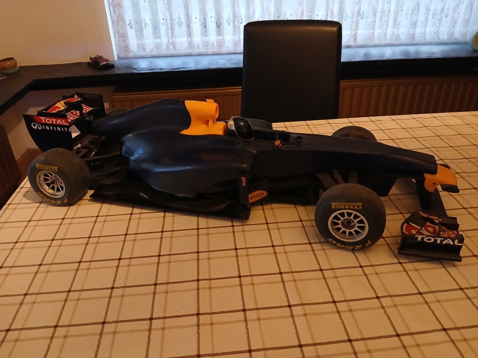 red bull RB7 nitro rc car, Hobby en Vrije tijd, Ophalen, Zo goed als nieuw, Nitro, Auto onroad