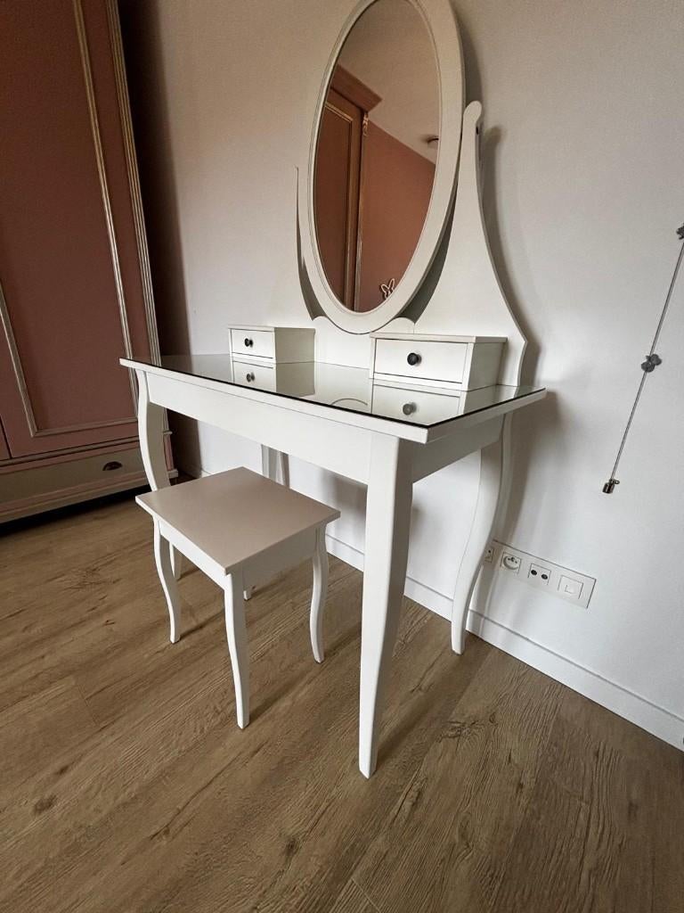 Ikea Hemnes Toilettafel met spiegel en stoel, Maison & Meubles, Tables | Coiffeuses, Utilisé, Bois, Enlèvement