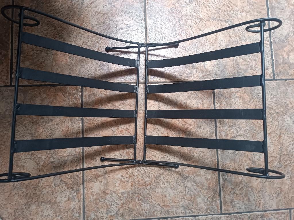Porte journaux en fer forgé, Enlèvement, Comme neuf