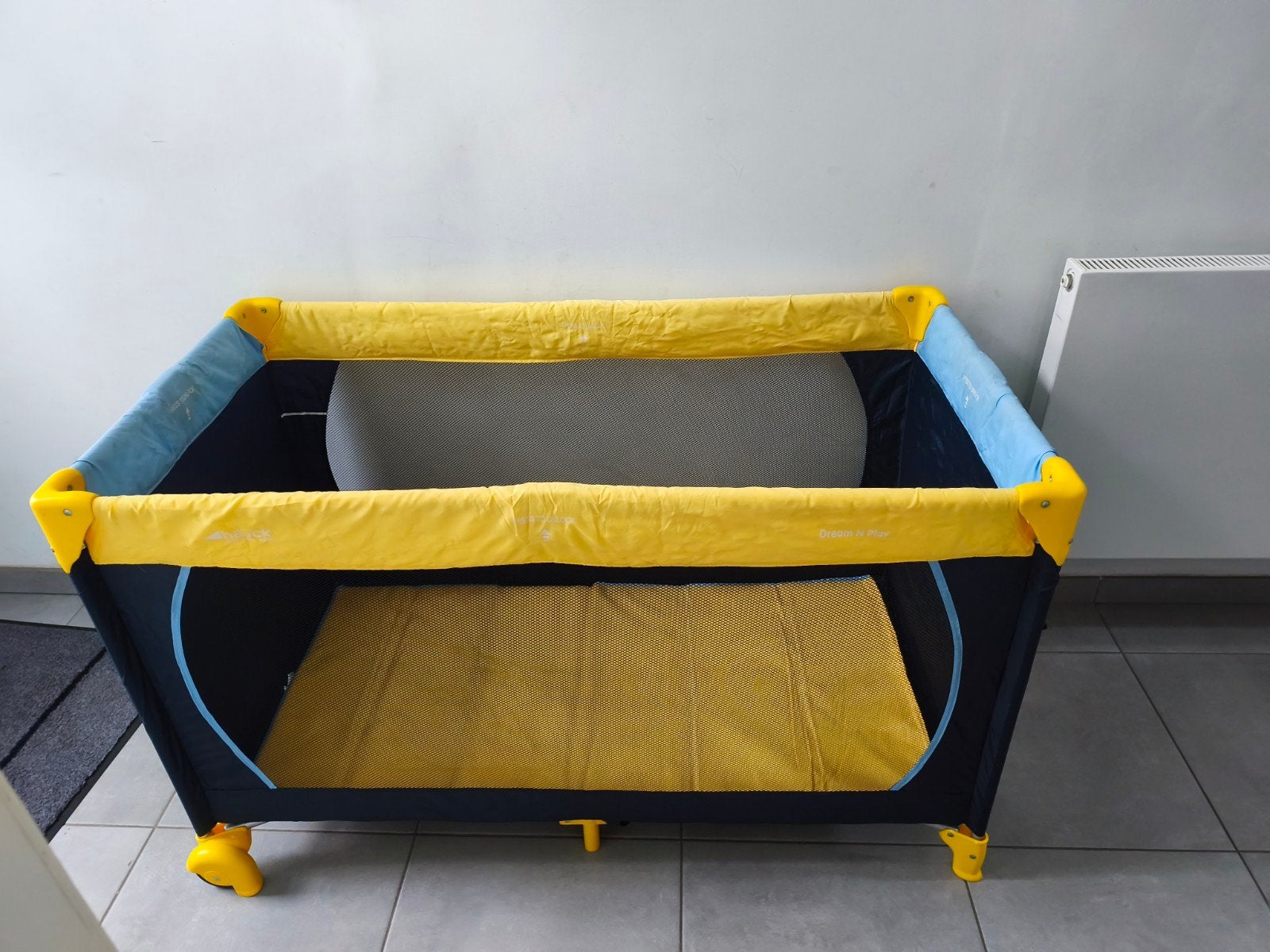Lit parapluie voyage + matelas comme neuf, Enlèvement, Utilisé, Lit