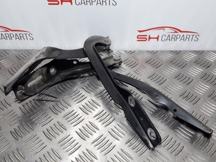 Charnière capot d'un Peugeot 307, Autos : Pièces & Accessoires, -, 3 mois de garantie, Utilisé, -