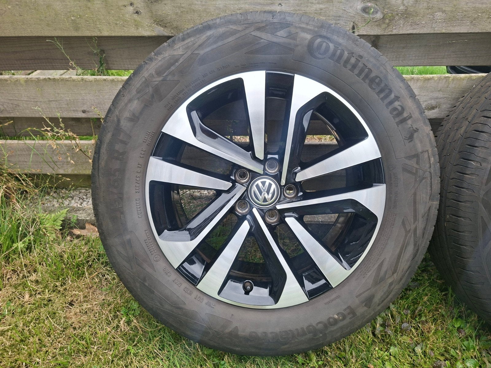 Volkswagen Tiguan 5NA 17 inch Dublin velgen met zomerbanden, Auto-onderdelen, Banden en Velgen, Ophalen, 215 mm, Banden en Velgen