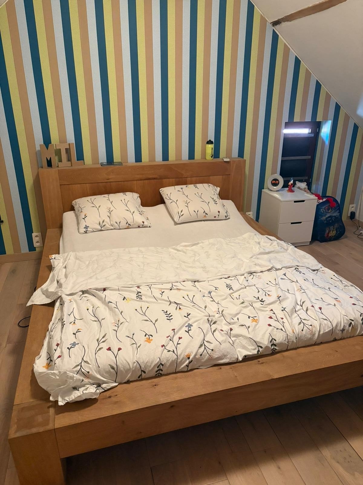 Verstelbaar bed, Huis en Inrichting, Slaapkamer | Complete slaapkamers, Ophalen