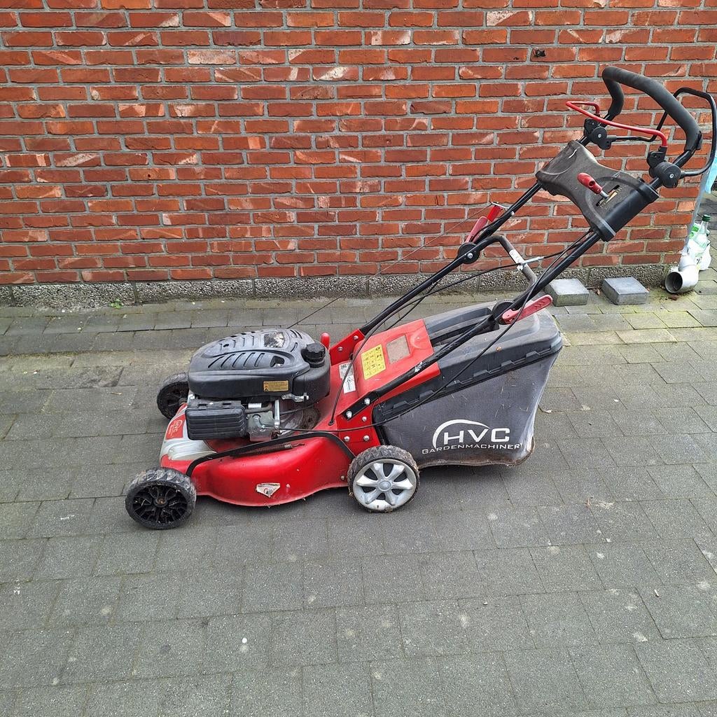 Grasmaaier en bosmaaier met werk, Ophalen