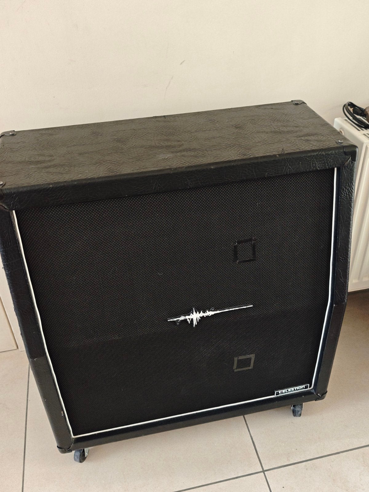Harley Benton G412A – Celestion V30, Muziek en Instrumenten, Versterkers | Bas en Gitaar, Ophalen