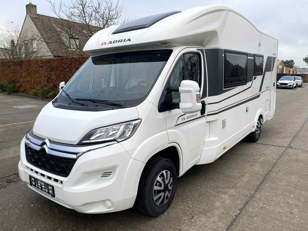 Adria Matrix 600 DT Axess, Ringverwarming, Fietsendrager, Diesel, Adria