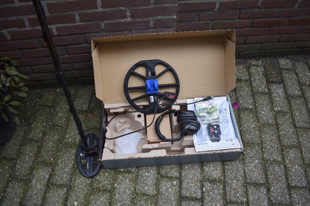 Minelab Equinox 800 metaaldetector met extra kleine schijf., Discriminatie metaaldetectie, Meer dan 30 cm, Ophalen of Verzenden