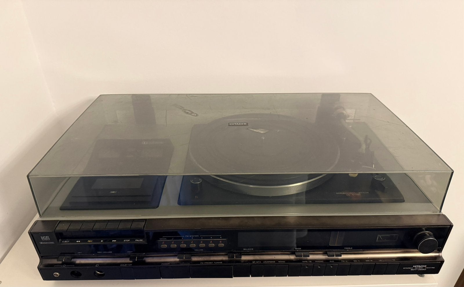 Tourne Disque Hitachi des années 70 avec 2 Haut-parleurs, TV, Hi-fi & Vidéo, Tourne-disques, Utilisé, Tourne-disque, Enlèvement
