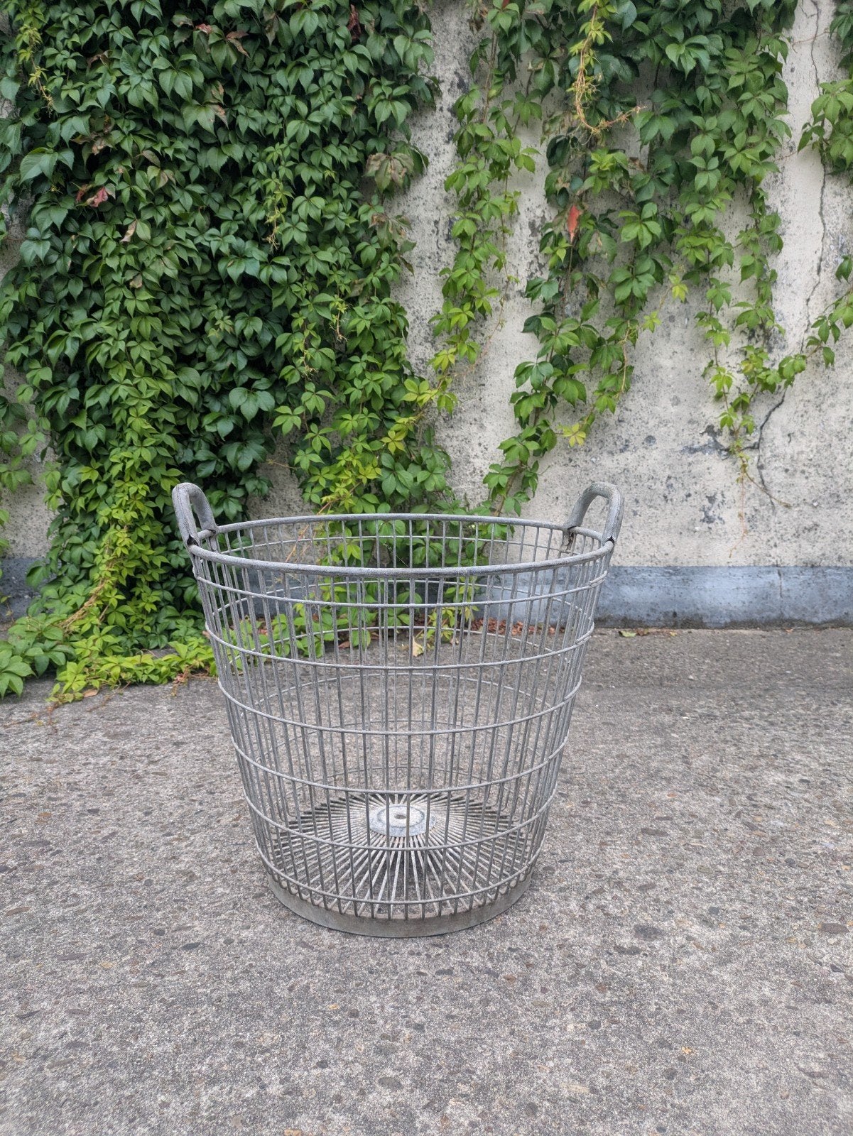 Vintage metalen mand, Ophalen, Mand