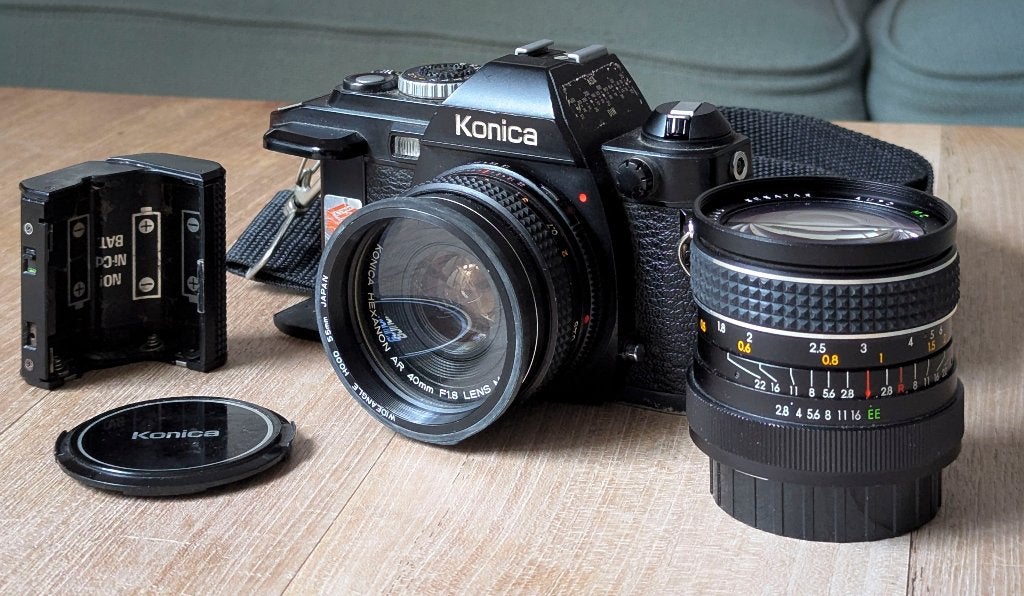 Konica FS-1 (argentique) + 2 objectifs, Enlèvement ou Envoi, Utilisé, Reflex miroir, Konica