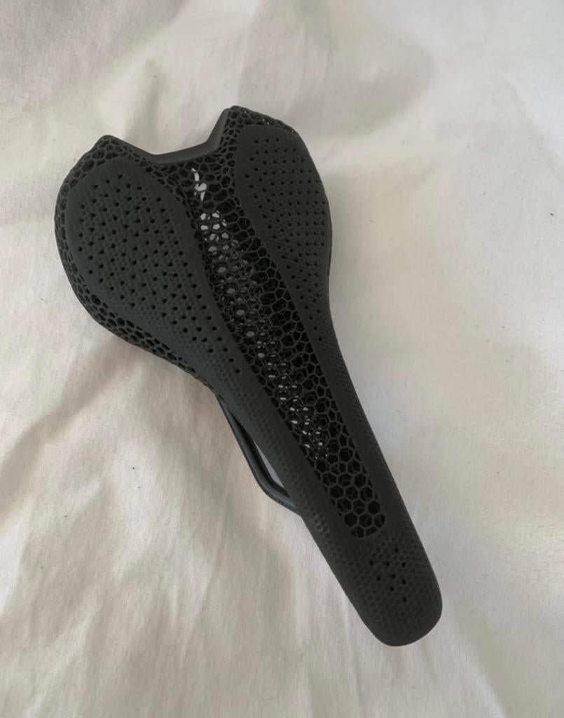 Specialized Fietszadel Romin Evo Pro Mirror - 143mm, Fietsen en Brommers, Fietsonderdelen, Ophalen, Zo goed als nieuw, Zadel