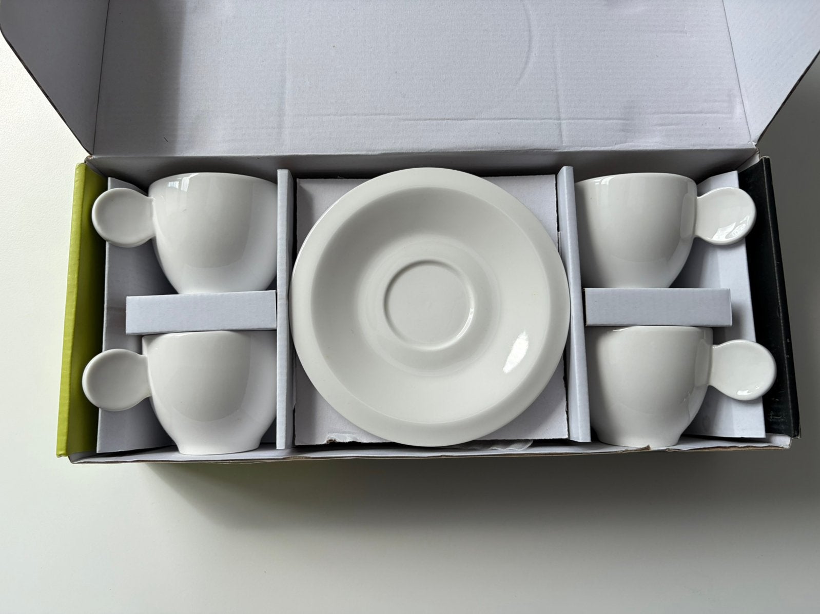 Tasses et soucoupes en porcelaine Majestic — 4 pièces, Maison & Meubles, Cuisine | Vaisselle, Enlèvement ou Envoi, Neuf, Porcelaine