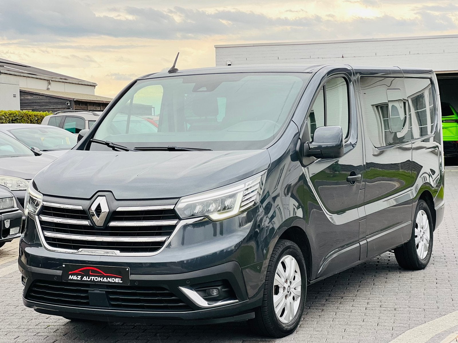 Renault Trafic 2.0 DCI* Dubbel Cabin * 6 plaatsen * Automaat, Auto's, Renault, Automaat, 4 deurs, Bedrijf, Diesel