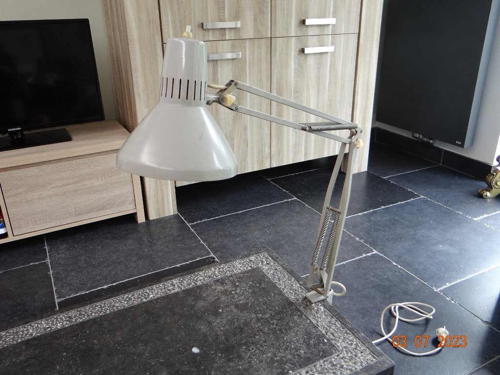 bureaulamp met klem, Ophalen