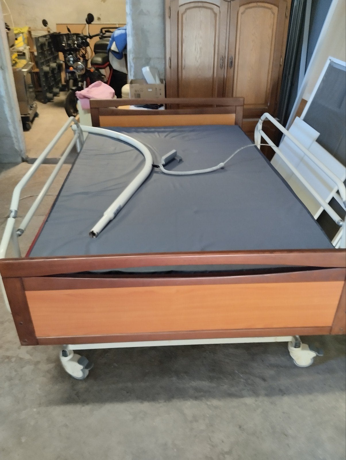lit médicalisé, Enlèvement, Utilisé, 120 cm, Électrique