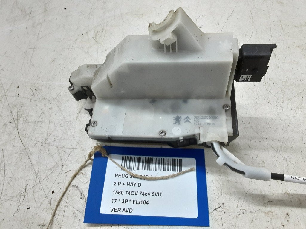 PORTIERSLOT RECHTS VOOR Peugeot 208 I (CA / CC / CK / CL), Gebruikt, Mevr. I. Hauben, Rue de l'Espoir 34 34
4030  GRIVEGNÉE, BE