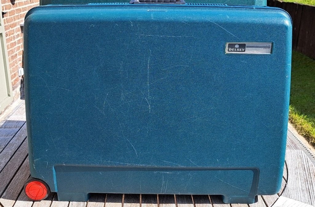 Hardcase DELSEY - type Visa - Groen/blauw - 65 cm, Gebruikt, Hard kunststof, Wieltjes, Ophalen