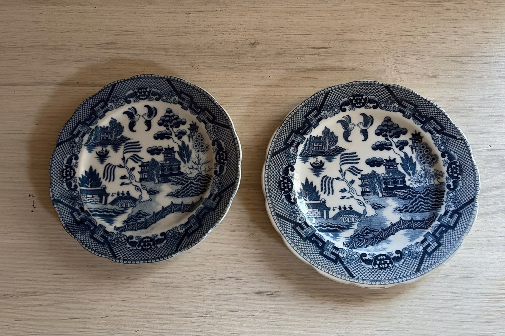Prachtige set van 2 vintage Blue Willow borden (19 cm), Ophalen of Verzenden