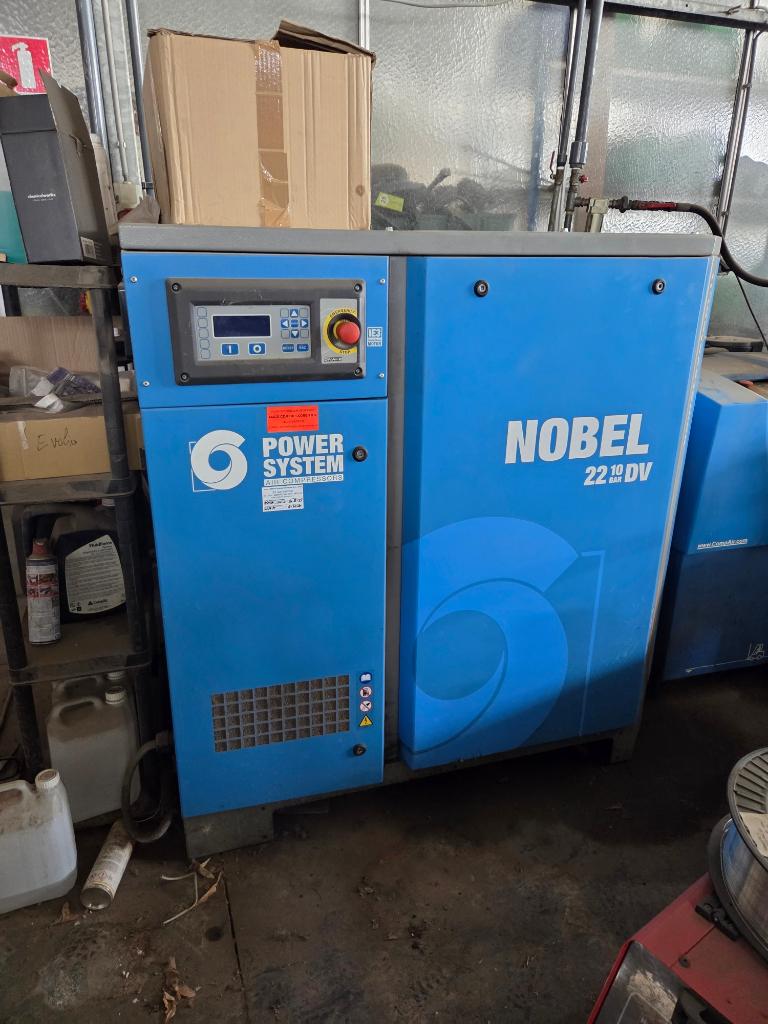 Schroefcompressor nobel 22, Doe-het-zelf en Bouw, Compressors, Ophalen, 10 bar of meer, Geluidgedempt, Gebruikt
