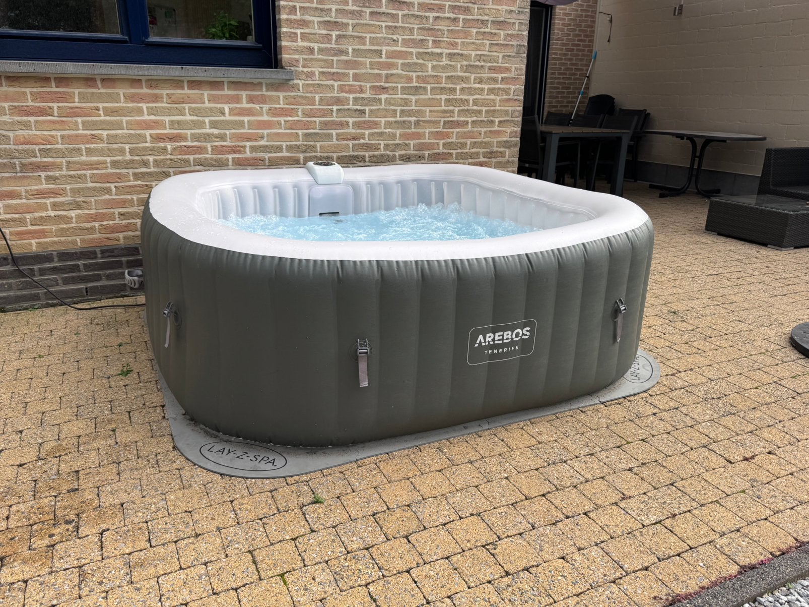 AREBOS Tenerife jacuzzi, Ophalen, Nieuw, Afdekzeil, Opblaasbaar