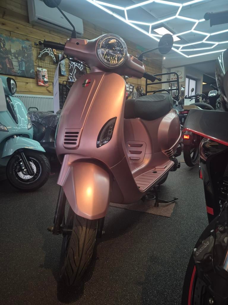 Gts toscana zonder rijbewijs roze gold 850 km, Ophalen of Verzenden