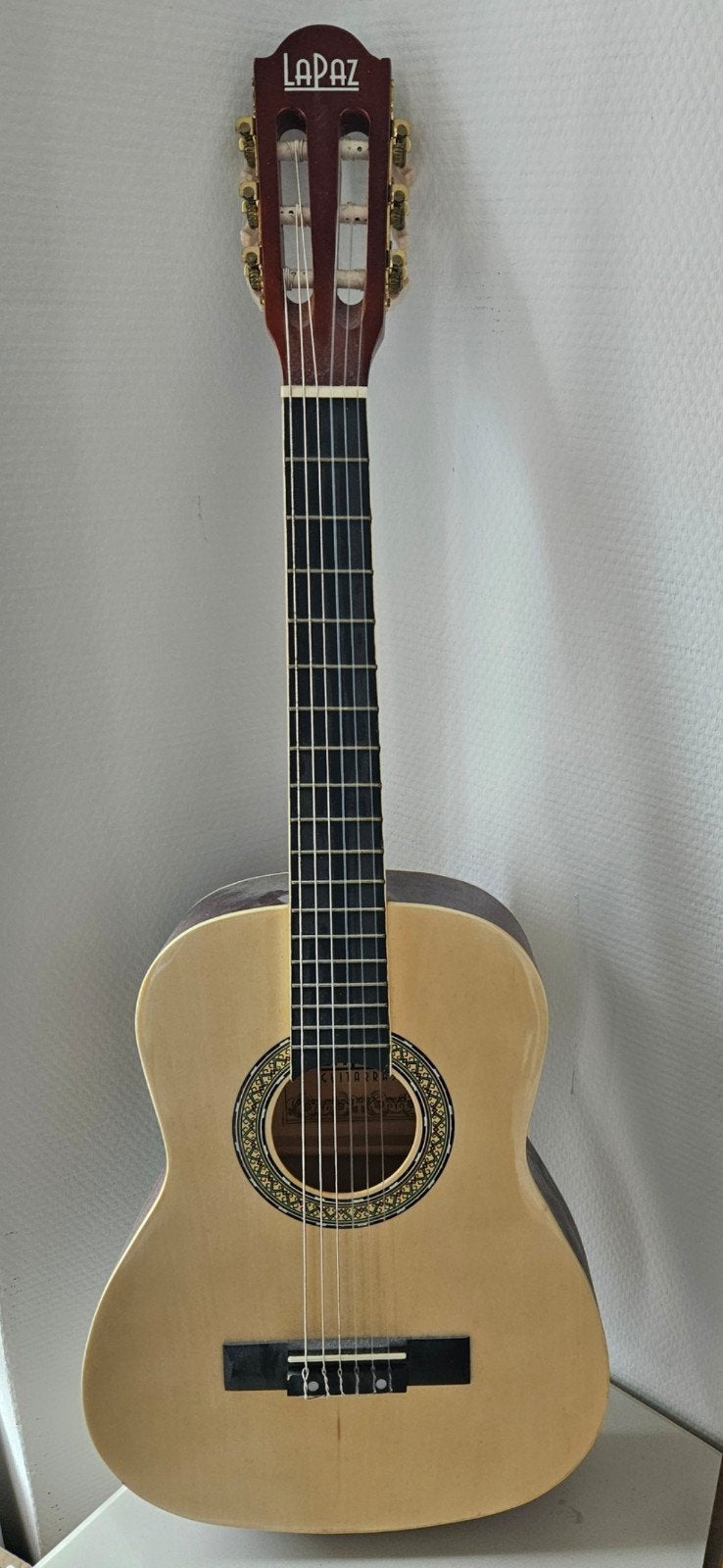 Gitaar lapaz, Enlèvement