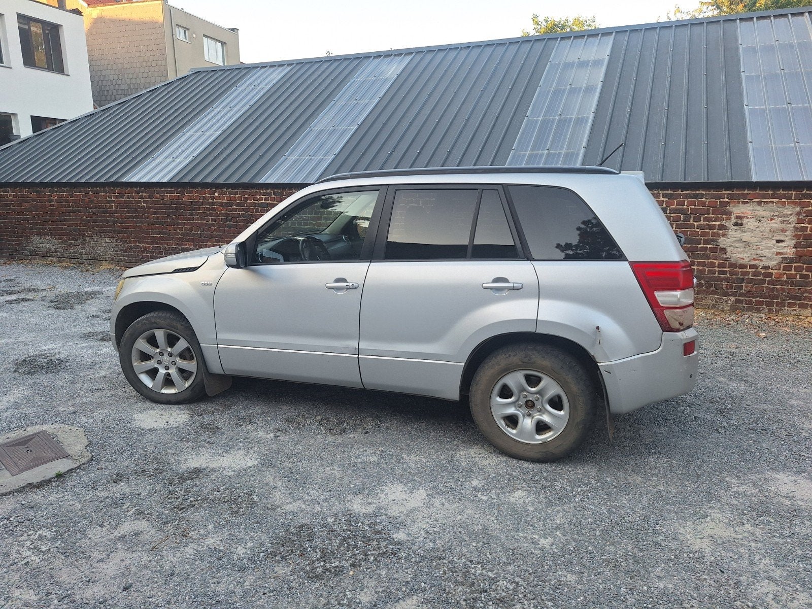 Suzuki Grand vitara 4×4 de 2010 Diesel 95kw 225.000km 1.9, Argent ou Gris, Achat, 1899 cm³, Noir
