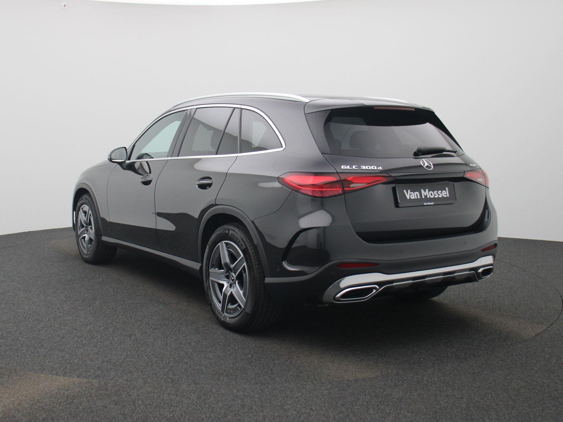 Mercedes-Benz GLC 300 d 4MATIC + AMG LINE + TREKHAAK +, Auto's, Mercedes-Benz, Automaat, 269 pk, Stof, Zwart