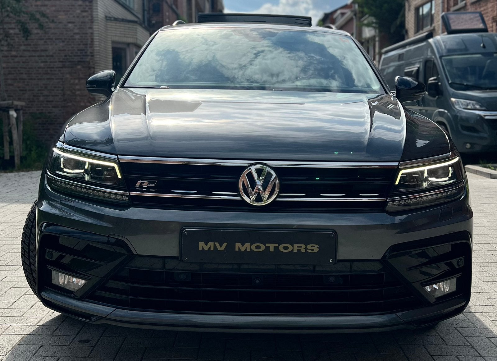 VW Tiguan R Line, essence 2.0 TSI 190 ch/4Motion/FULL!, Cuir, Argent ou Gris, Achat, Euro 6
