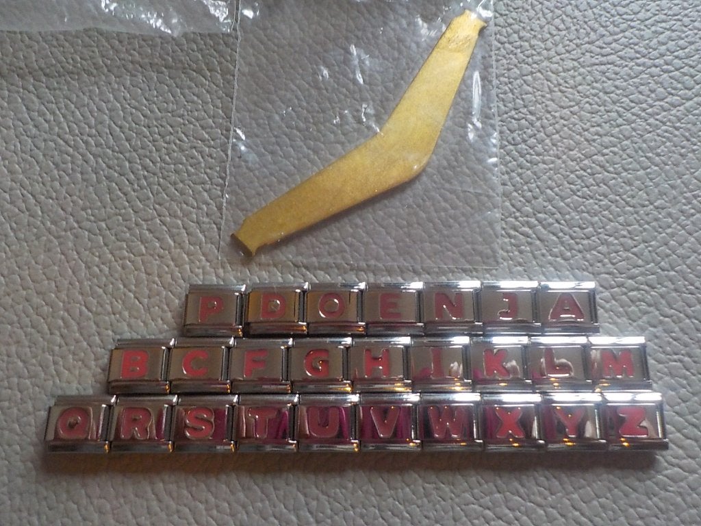 Lot de 26 bracelet à breloques italiens Uberry 9 mm lettres, Neuf, Enlèvement ou Envoi, Avec bracelets à breloques ou perles, Acier