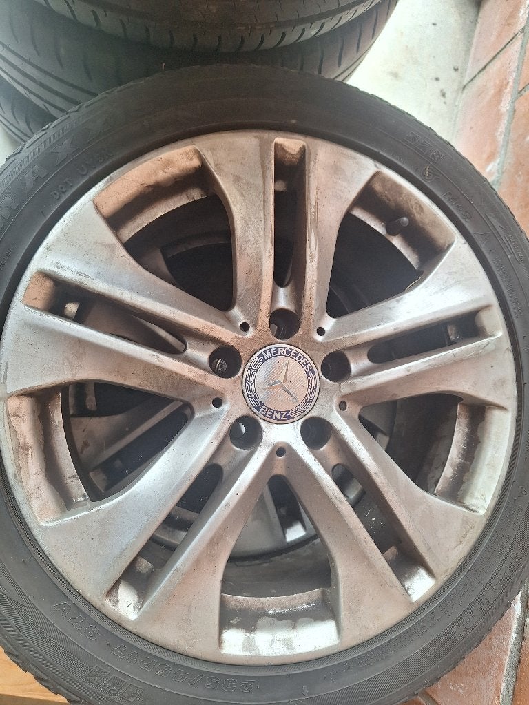 Velgen met 2 verslten banden 235/45 ZR17, Ophalen, Gebruikt, Banden en Velgen, 17 inch