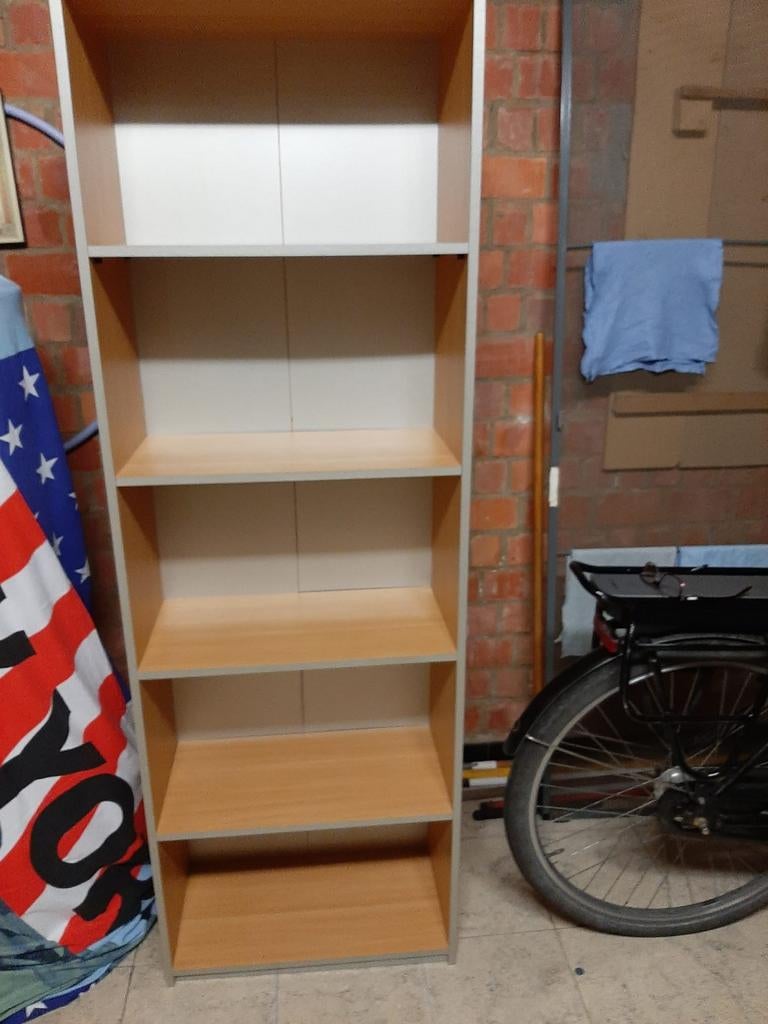 Boekenkast, Enlèvement
