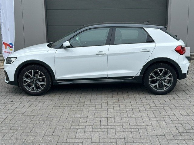 Audi A1 benzine automaat sportpakket 14.000km ALLSTREET, Auto's, Stof, A1, https://public.car-pass.be/vhr/54a06393-9de6-47c4-aaa6-3c0f03bd45d9
