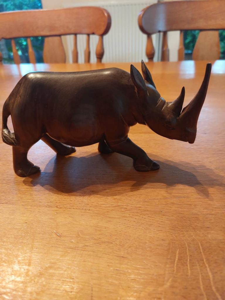 Neushoorn,/hard hout/beeldje, Ophalen of Verzenden
