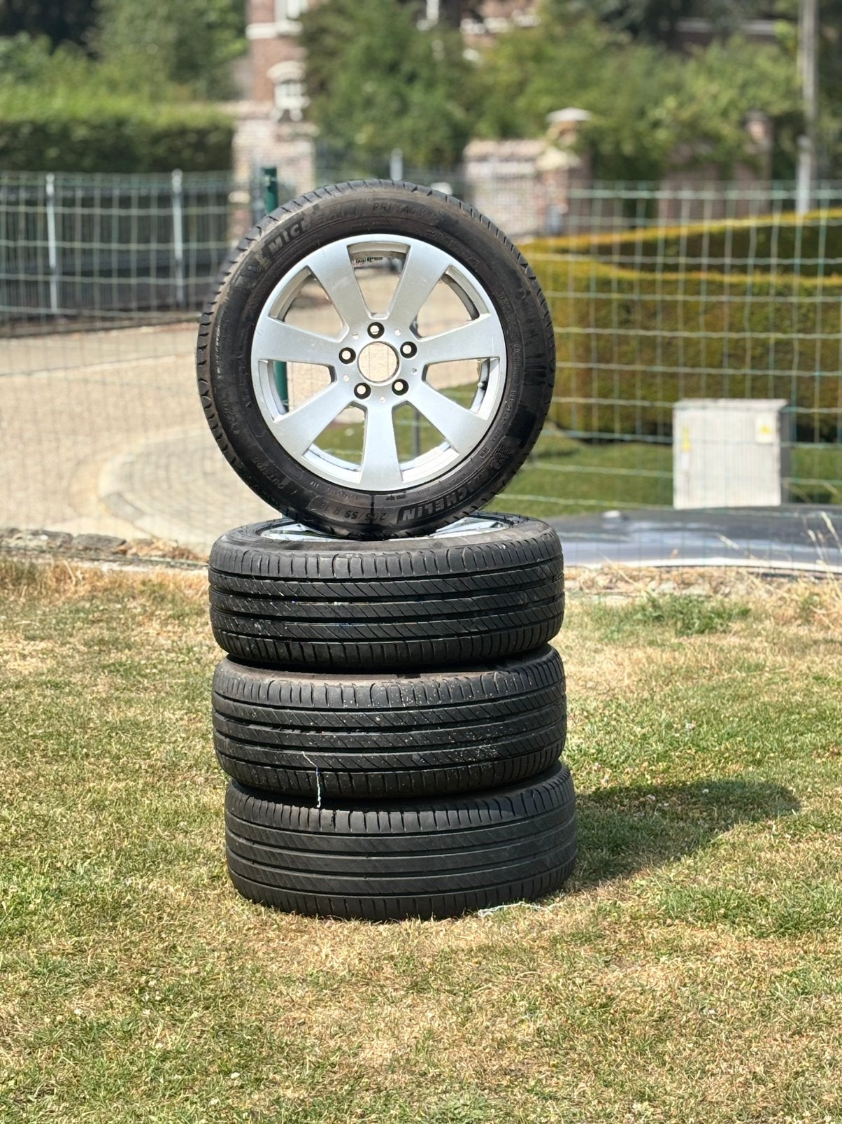 Jantes Mercedes et pneus Michelin, Autos : Pièces & Accessoires, Pneus & Jantes, Pneus et Jantes, 4 Saisons, 16 pouces, Enlèvement